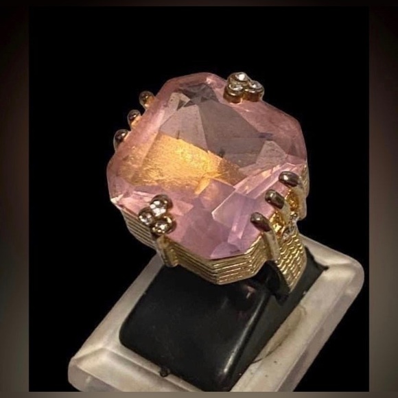 Jewelry - LAST CHANCE ❤️‍🔥 Vintage Rare Pink Statement Costume Ring #3661
